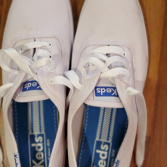 Keds Women's White Canvas Sneakers - Picture 1 of 3